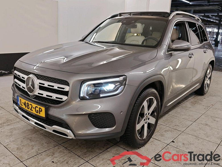Mercedes-Benz GLB 180 DCT Business Solution Luxury 5d + Pano #1