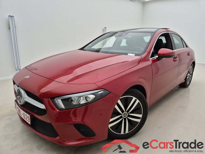 MERCEDES-BENZ A-KLASSE SEDAN 180D BUSINESS SOLUTION