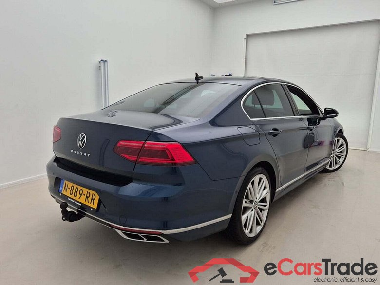 VOLKSWAGEN PASSAT 1.5 TSI R-Line Business + DSG #2