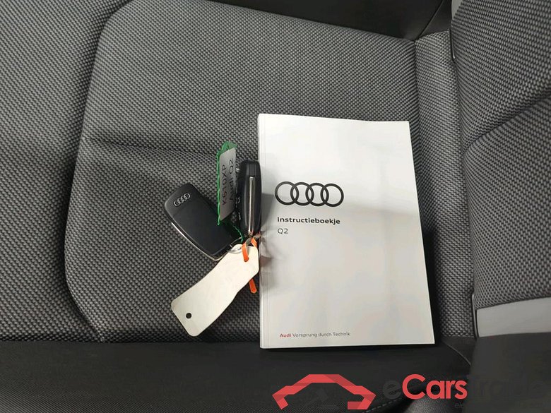 Audi Q2 35 TFSI S tronic Business edition 5d #4