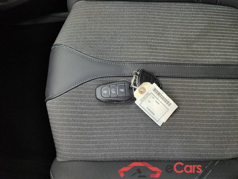 PEUGEOT 5008 DIESEL - 2021 1.5 BlueHDi 130 Allure Pack AT 5d #4