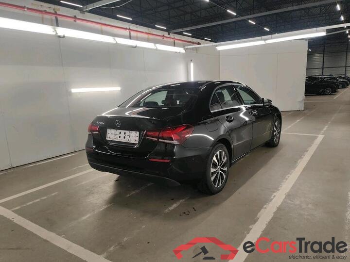 Mercedes A-Klasse Limousine A-Klasse Limousine A 250 e Business Line (PHEV) 160kW/218pk  4D/P Auto-7 #4
