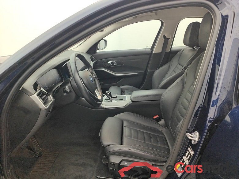 BMW 3 - 2019 330eXA 184hp PHEV 4d #3