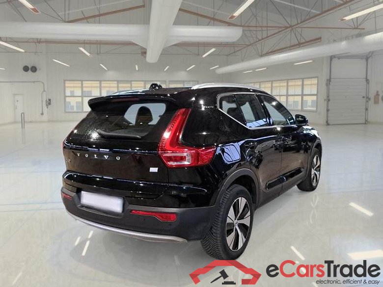VOLVO XC40 / 2017 / 5P / SUV T5 PLUG-IN HYBRID AUTO RECH INSCRIP EXPR #2