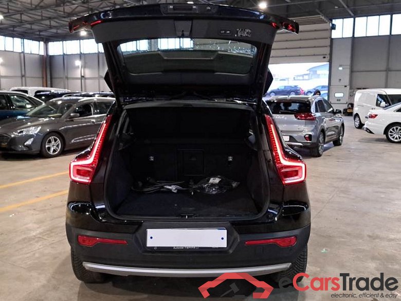 VOLVO XC40 / 2017 / 5P / SUV T5 PLUG-IN HYBRID AUTO RECH INSCRIP EXPR #5