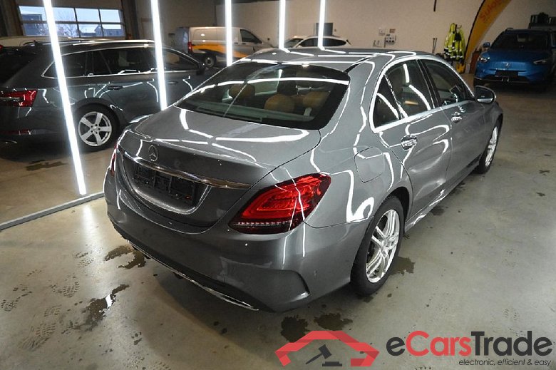 MERCEDES-BENZ C-Klasse C 300 d 4Matic 9G-TRONIC AMG Line 4d 180kW #2