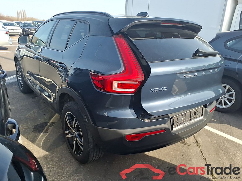 VOLVO XC40 1.5 T2 R-DESIGN #2