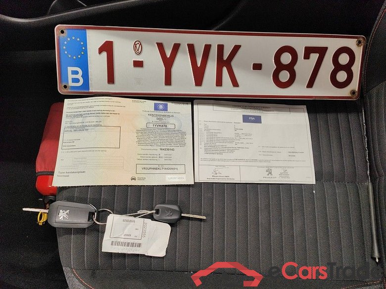 Peugeot 208 1.2 PureTech 100 MAN6 S&S Active Pack 5d #4