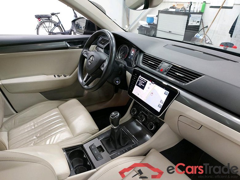 SKODA - SKO SUPERB CRTDI 150PK Style Pack Premium II & Corporate Plus & Canton Sound & Pano Roof #3
