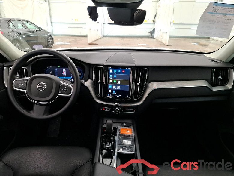 VOLVO XC60 / 2021 / 5P / SUV Recharge T6 350 Geartronic 8 Start #5