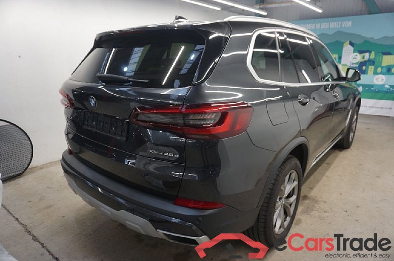 Baureihe X5 xDrive 45 e xLine 3.0 290KW AT8 E6d #2