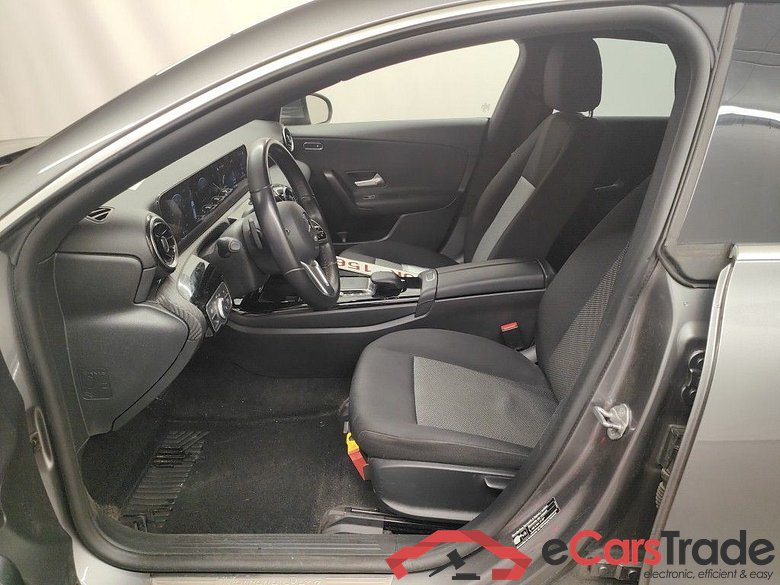 Mercedes-Benz CLA Shooting Brake CLA 200 d Business Solution Limited 5d #3