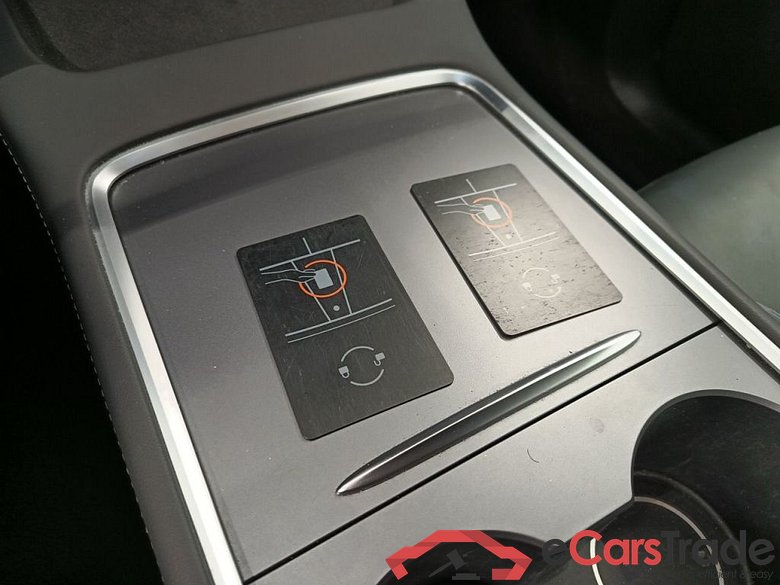 TESLA MODEL Y 72.5 kWh Dual Motor Performance (377 kW) 5d #4