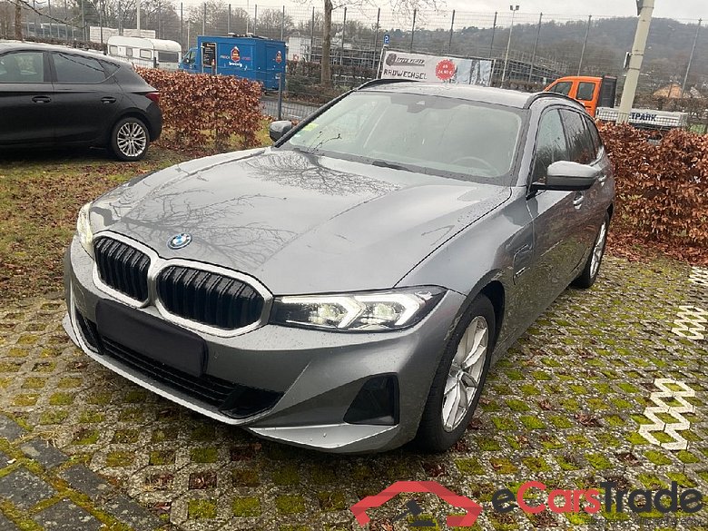 Baureihe 3 Touring 330 e 2.0 215KW AT8 E6d