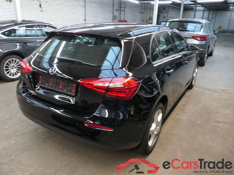 MERCEDES-BENZ A-Klasse A 180 d 8G-DCT 5d 85kW #2