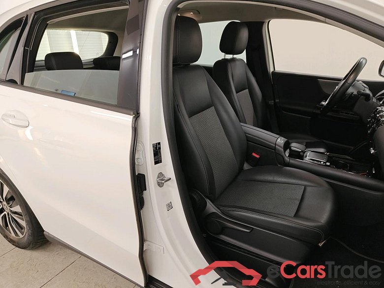 Mercedes-Benz B-Klasse B 180 7G-DCT Business Solution 5d #3