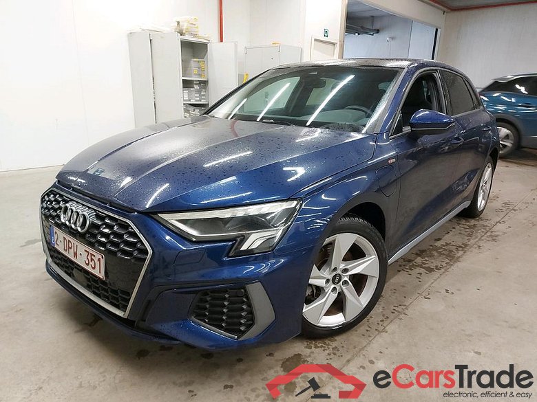 AUDI - AUD A3 SB 40 TFSI e 204PK S Line Pack Platinum With Heated Sport Seats & Pre Sense & B&O Sound & Pano Roof * HYBRID *