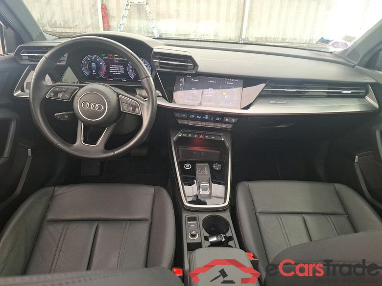 AUDI A3 Sportback / 2020 / 5P / Berline 35 TFSI 150 MHEV S Tronic Design Luxe #5
