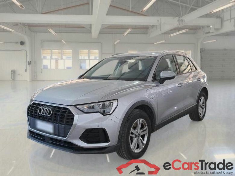 AUDI Q3 / 2018 / 5P / SUV 45 TFSI E S TRONIC BUSINESS #1