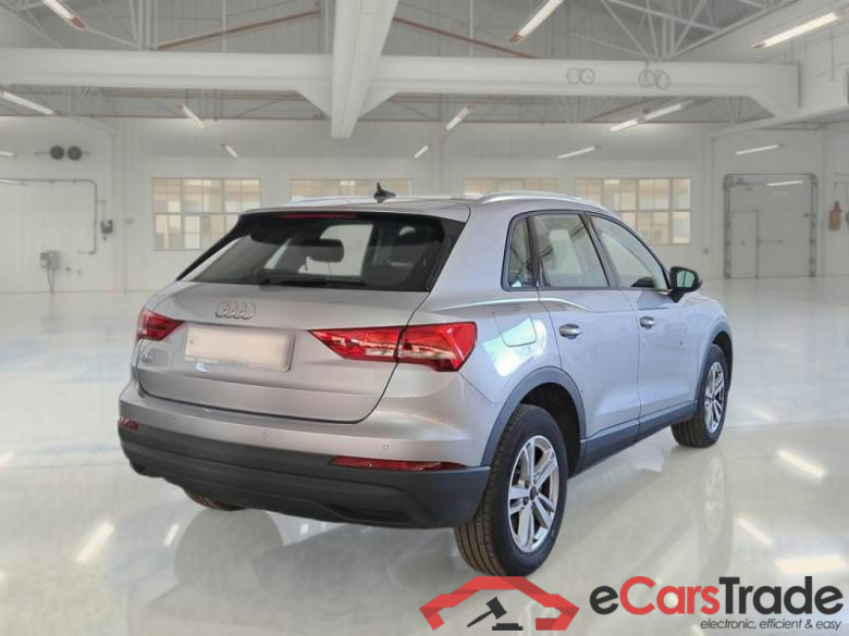 AUDI Q3 / 2018 / 5P / SUV 45 TFSI E S TRONIC BUSINESS #2