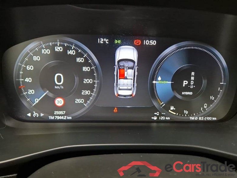 VOLVO XC40 / 2021 / 5P / SUV T5 RECHARGE PLUG-IN AUTO PLUS BRIGHT #4