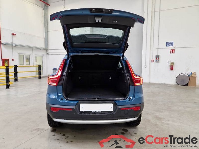 VOLVO XC40 / 2021 / 5P / SUV T5 RECHARGE PLUG-IN AUTO PLUS BRIGHT #5
