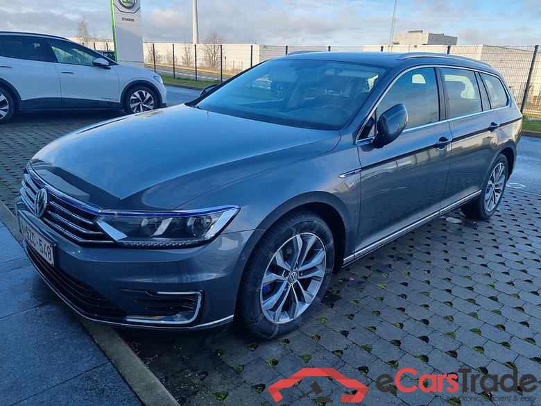 VOLKSWAGEN Passat Variant GTE Passat Variant GTE 1.4 TSI Plug-In-Hybrid 160 kW (218 ch) 6 vitesses DSG