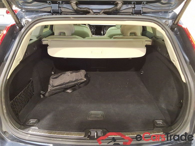 VOLVO V60 - 2018 2.0 B3 MHE Inscription Geartronic #3