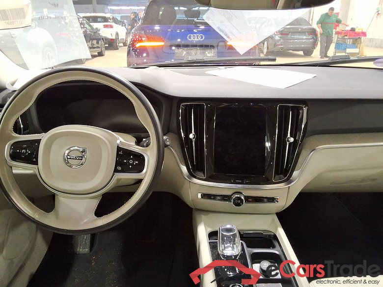 VOLVO V60 - 2018 2.0 B3 MHE Inscription Geartronic #6