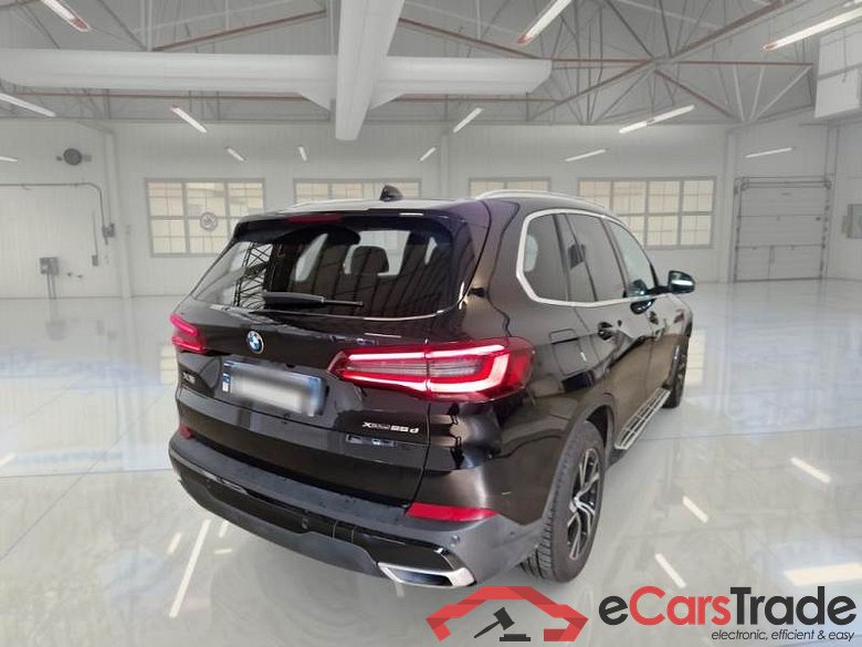 BMW X5 / 2018 / 5P / SUV XDRIVE 25D BUSINESS AUTOM. #2