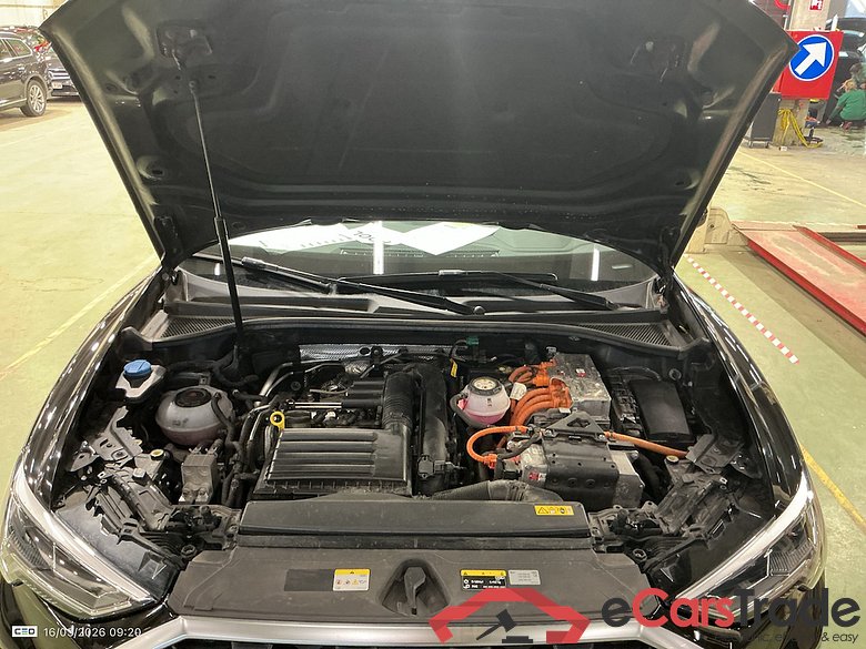 AUDI Q3 Sportback 1.4 45 TFSI E S TRONIC #6