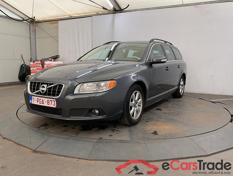 VOLVO V70 1.6 D DRIVe Summum #1
