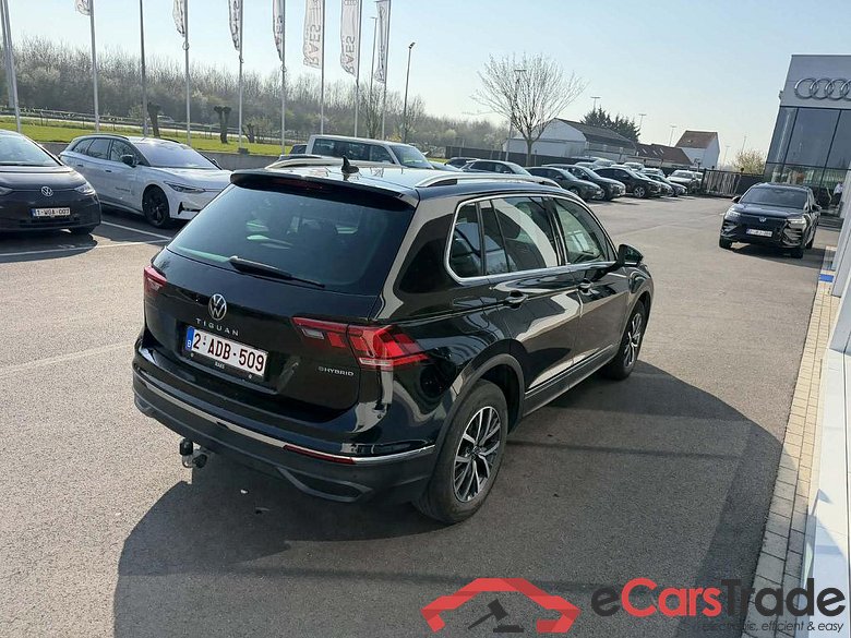 VOLKSWAGEN Tiguan eHybrid (PHEV) Life 1.4 TSI eHybrid 180 kW (245 pk) 6 versnellingen DSG