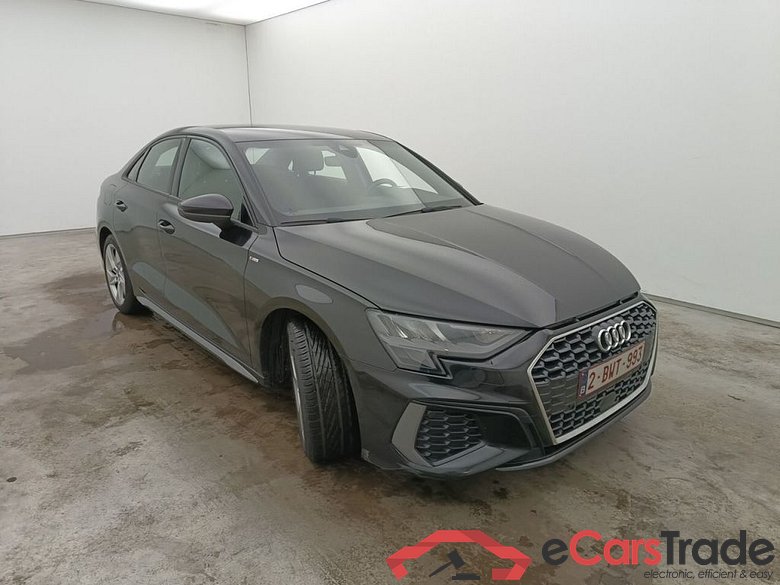 Audi A3 Berline 2.0 TDi 35 110kW S tronic S line Bus. Ed 4d #1