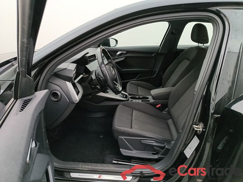 Audi A3 Berline 2.0 TDi 35 110kW S tronic S line Bus. Ed 4d #2