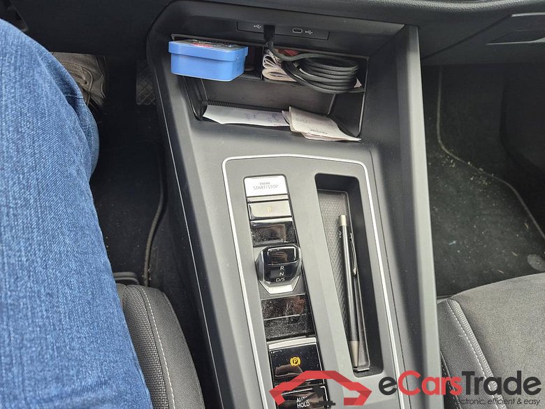 VOLKSWAGEN Golf VIII Golf Life Business Premium 1.0 eTSI 81 kW (110 ch) 7 vitesses DSG #6