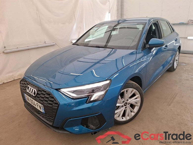 AUDI A3 Sportback / 2020 / 5P / Berline 40 TFSI e 204 S Tronic Design Luxe