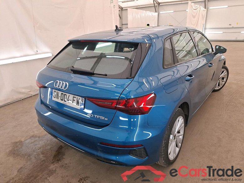 AUDI A3 Sportback / 2020 / 5P / Berline 40 TFSI e 204 S Tronic Design Luxe #3