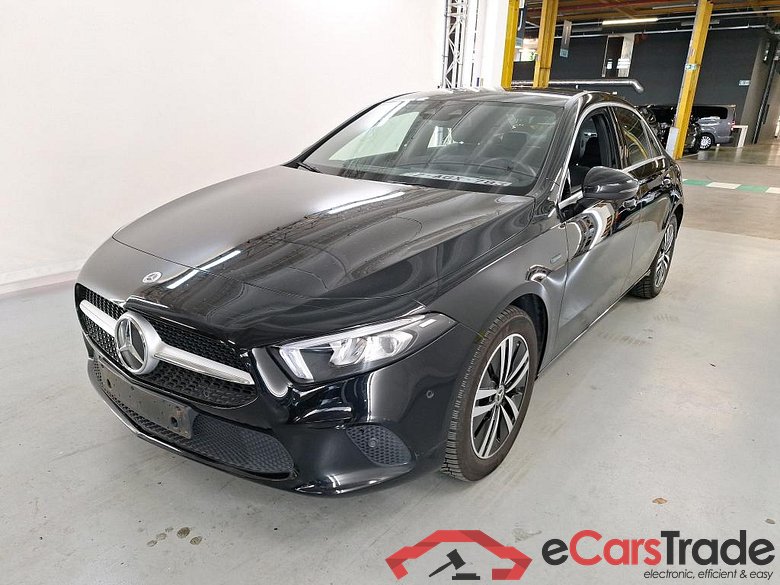 MERCEDES-BENZ A-CLASS LIMOUSINE 1.3 A 250 E BUSINESS SOLUTION DCT