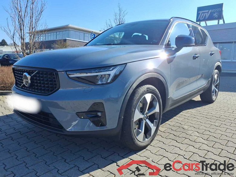 Volvo XC40 (2017->) DE - SUV5 B4 2WD EU6d, Plus Dark (EURO 6d), (Facelift) 2022 - 2024