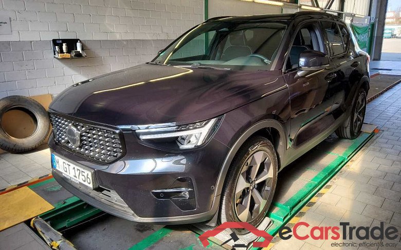 Volvo XC40 (2017->) DE - SUV5 B4 AWD EU6d, Ultimate Dark (EURO 6d), (Facelift) 2022 - 2022