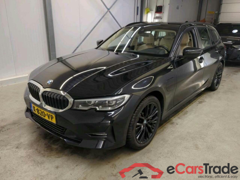 BMW 3-serie Touring 330e High Executive #1
