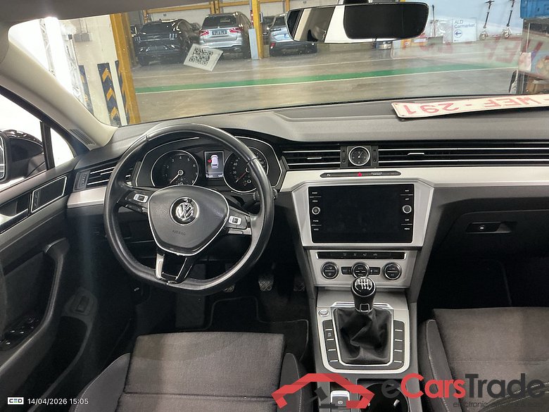 Volkswagen Passat Variant 1.5 TSI Comfortline LED-Matrix Navi KeylessGo Klima PDC ... #6