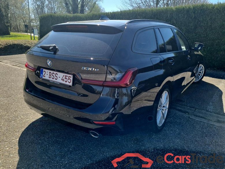 BMW - BMW 3 TOURING 330e 292PK Business Edition Pack Business Plus With Heated Sport Seats & Parking Assistant Pack    * HYBRID * #2