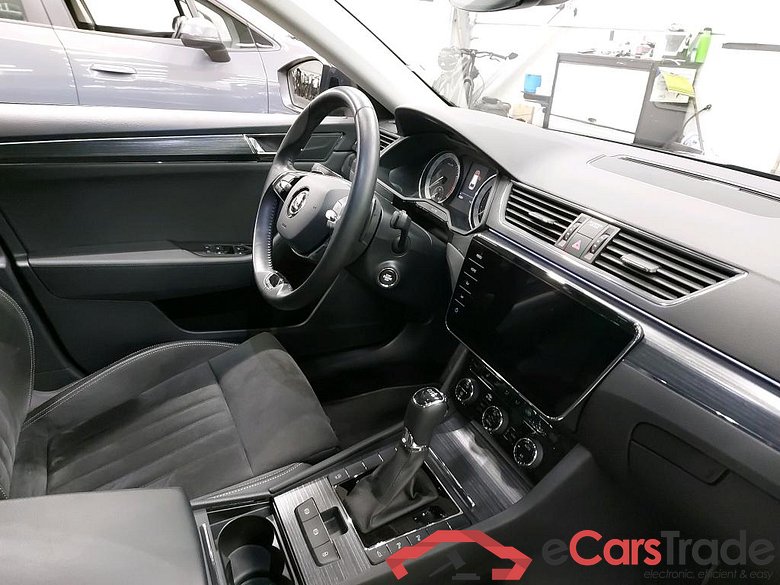 SKODA - SKO SUPERB COMBI TSI ACT 150PK DSG7 Style Pack Corporate Plus & Safety & LED Plus & Lane & Side Assist & Removable Trailer Hook  * PETROL * #3