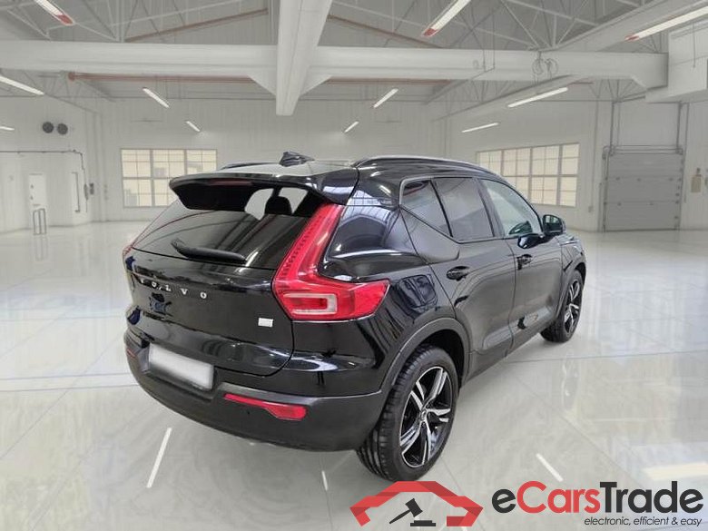 VOLVO XC40 / 2017 / 5P / SUV T4 PLUG-IN HYBRID AUTO RECHARGE R-DESIGN #2