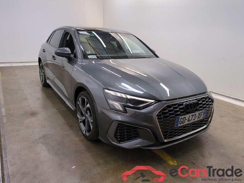 AUDI A3 Sportback / 2020 / 5P / Berline 40 TFSI e 204 S Tronic S Line #2