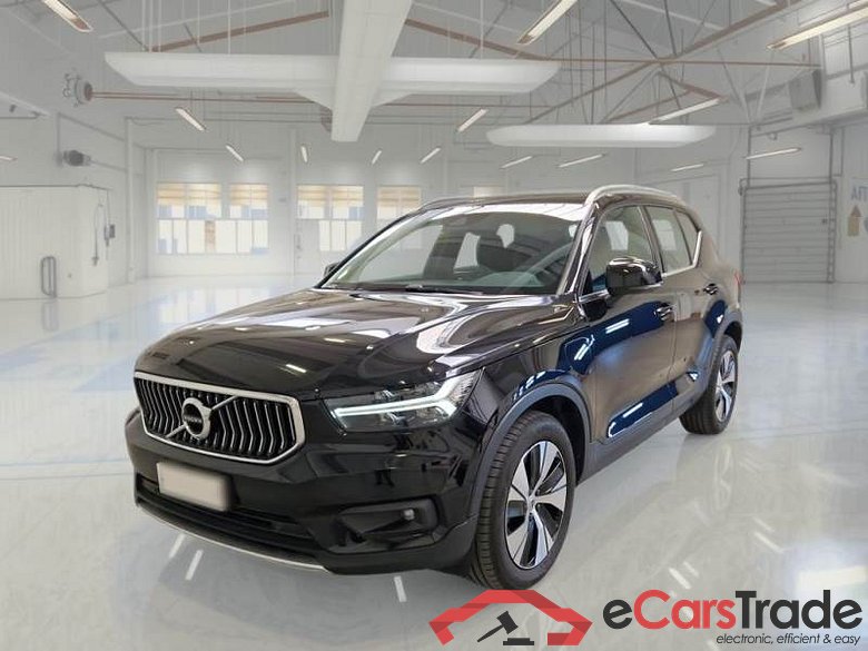 VOLVO XC40 / 2017 / 5P / SUV T5 PLUG-IN HYBRID AUTO RECH INSCRIP EXPR