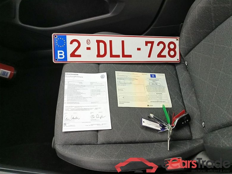 Volkswagen Golf VIII 1.0 TSI 81kW Life Business 5d #4