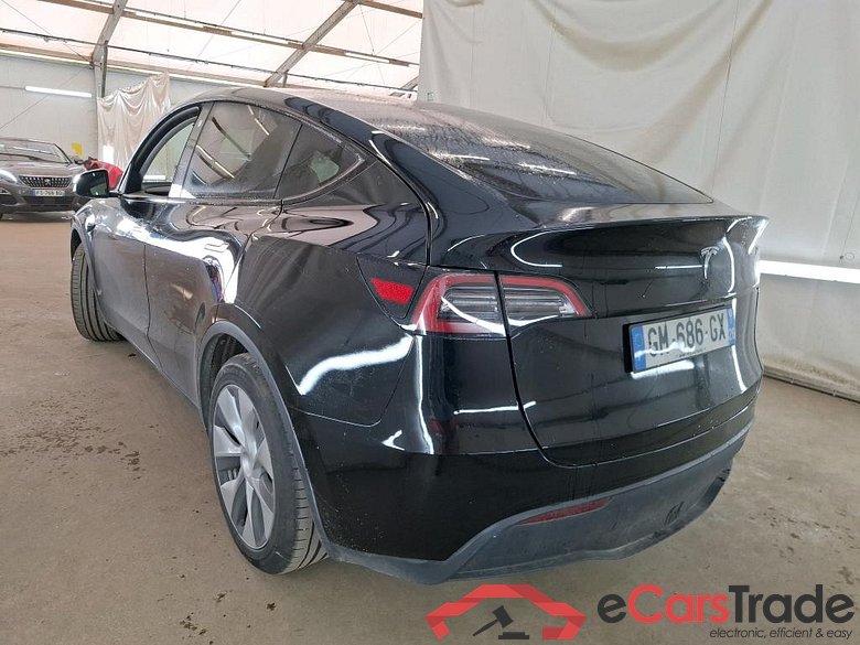 TESLA Model Y / 2021 / 5P / SUV RWD #3